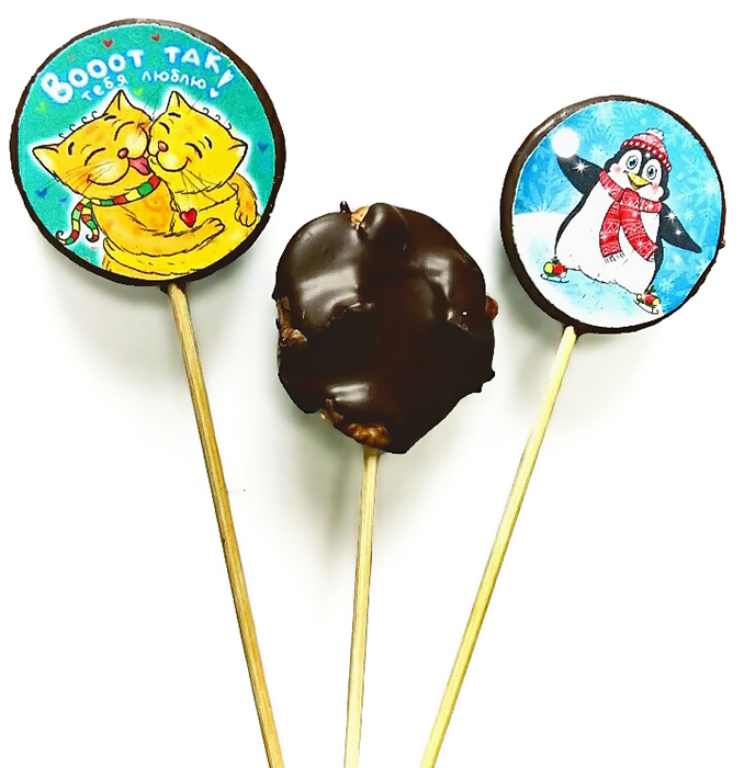 Круглые конфеты на палочке с печатью или орешками