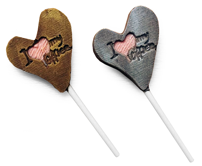 Шоколадные леденцы на палочке в форме сердца