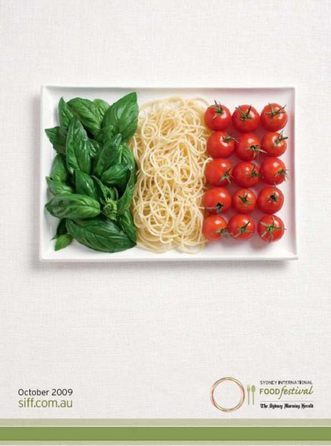Аппетитная реклама - флаги из национальных продуктов. Италия