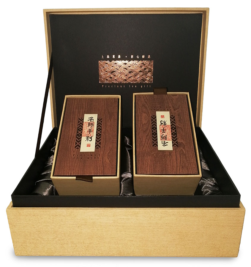 Набор № 5. Две коробочки с чаем в деревянном сундучке