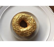 Пончики с настоящим золотом предлагает ресторан в США