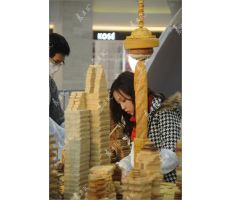 Город небоскребов Шанхай из печенья и вафель