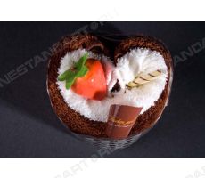 Полотенце - Пирожное шоколадное с клубникой «Сердечко»