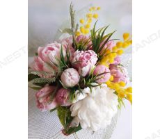 Букет цветов ручной работы из мыла: махровые пионы и тюльпаны
