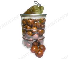 Прозрачная пластиковая баночка с орешками макадамия