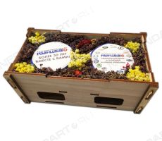 Варенье и мед в деревянной коробочке с логотипом Кунцево